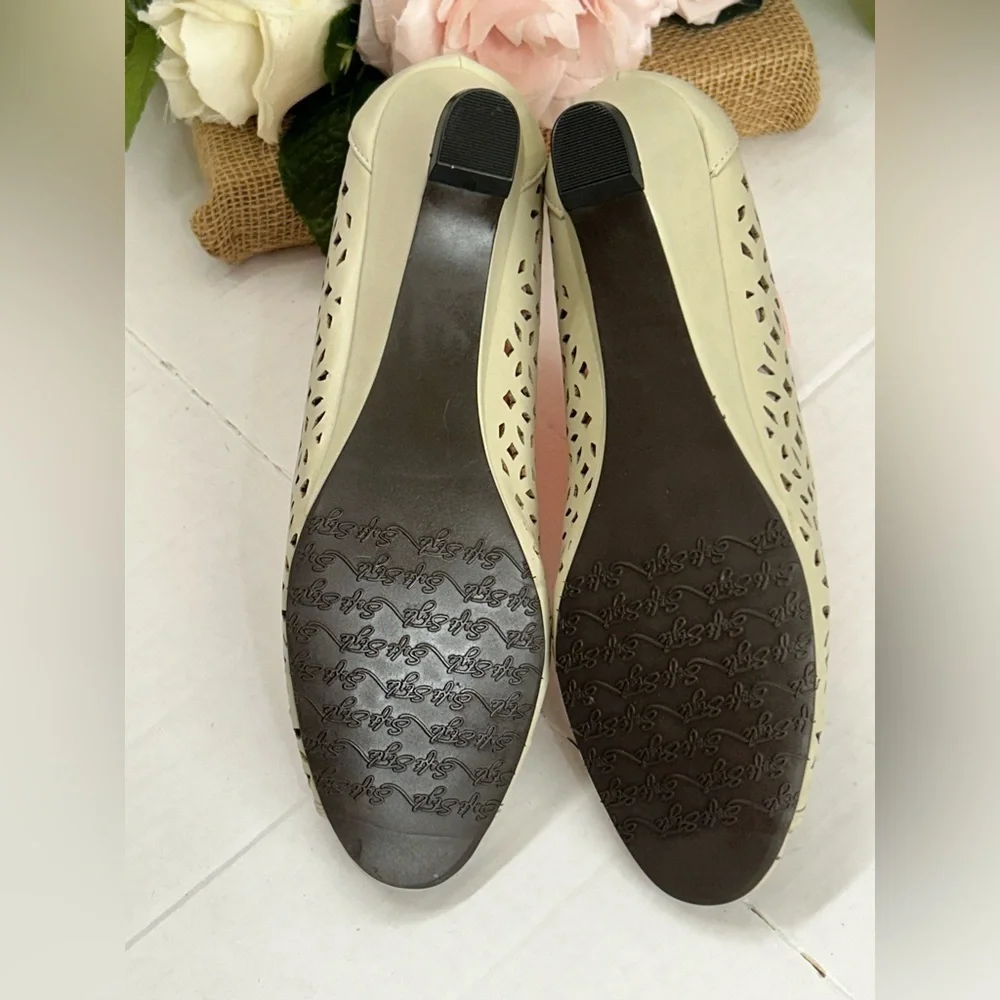 Soft Style Cream Peep-Toe Flats